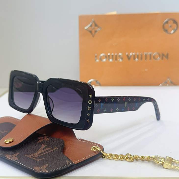 Picture of Louis Vuitton Sunglasses _SKUfw76300408fw
